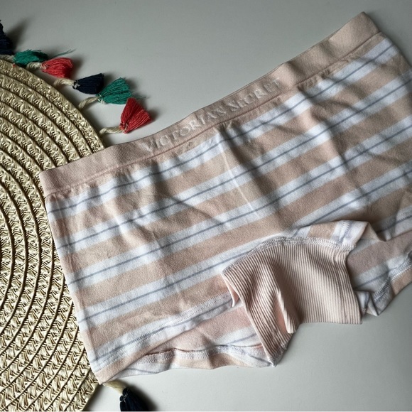 Victoria's Secret Seamless Boyshort Panty Purest Pink Stripe Small NEW - Picture 6 of 6